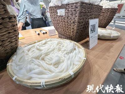 一根纱线的极致追求——无锡工厂纺出头发丝三分之一细的纱线